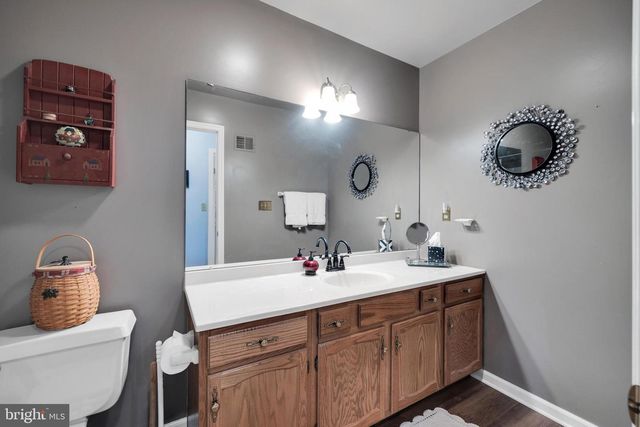 715 MOHNS HILL RD, Sinking Spring, PA 19608