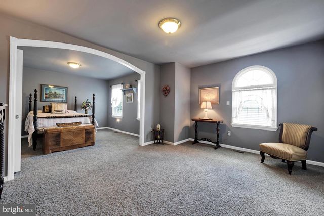 715 MOHNS HILL RD, Sinking Spring, PA 19608