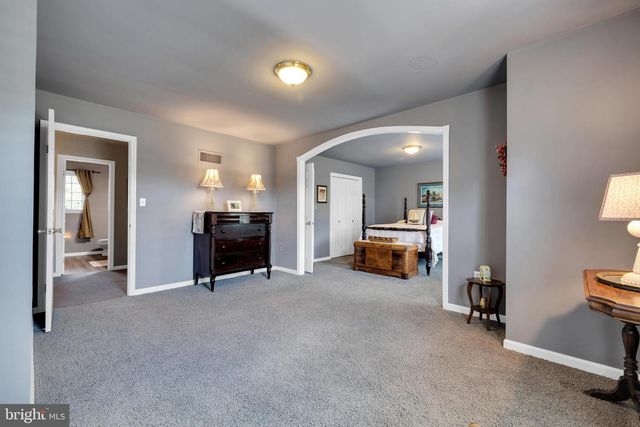 715 MOHNS HILL RD, Sinking Spring, PA 19608