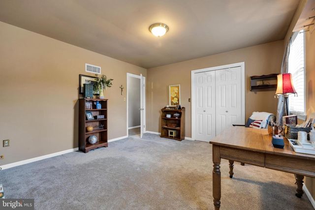 715 MOHNS HILL RD, Sinking Spring, PA 19608