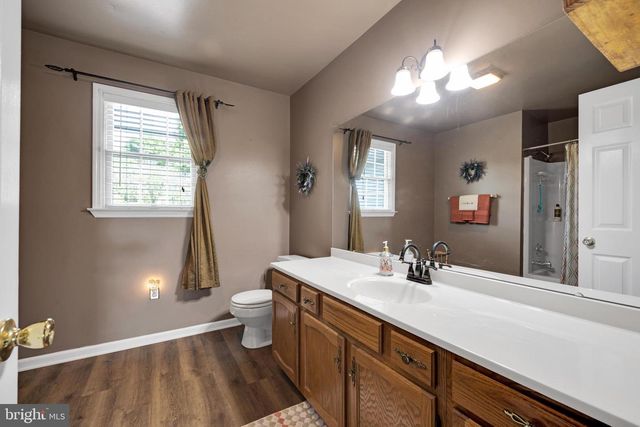 715 MOHNS HILL RD, Sinking Spring, PA 19608