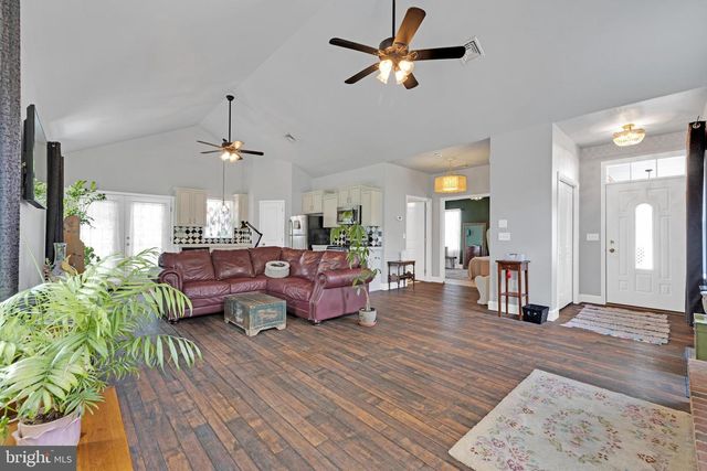 715 MOHNS HILL RD, Sinking Spring, PA 19608