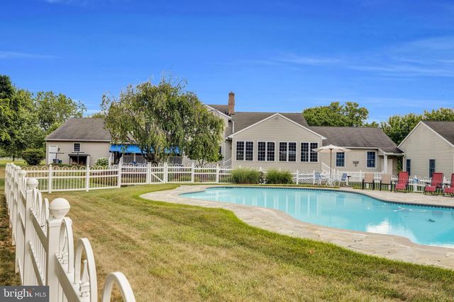 715 MOHNS HILL RD, Sinking Spring, PA 19608