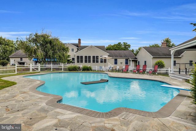 715 MOHNS HILL RD, Sinking Spring, PA 19608