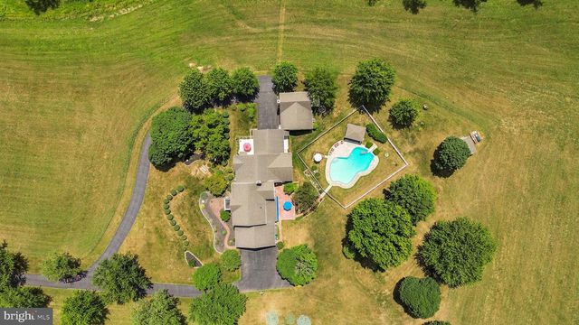 715 MOHNS HILL RD, Sinking Spring, PA 19608