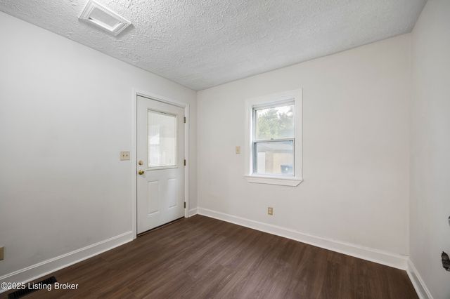 1123 W Whitney Ave, Louisville, KY 40215