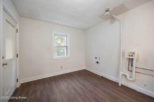 1123 W Whitney Ave, Louisville, KY 40215