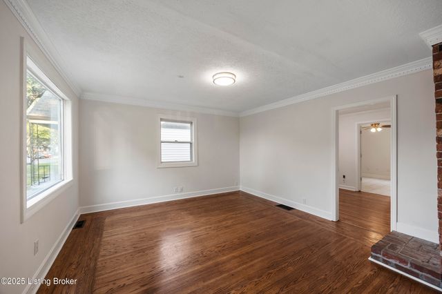 1123 W Whitney Ave, Louisville, KY 40215