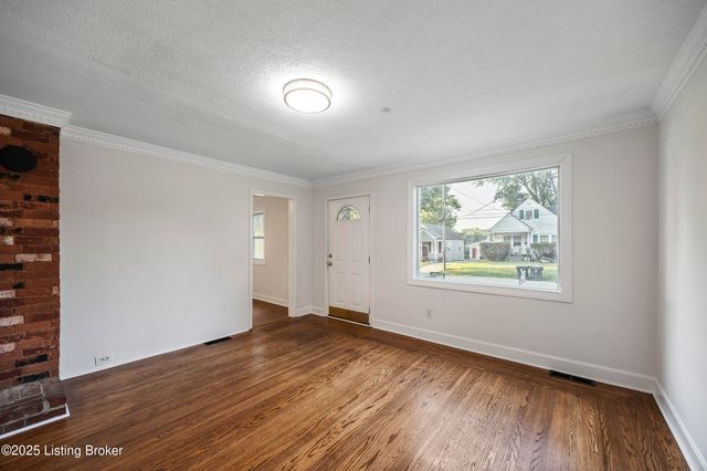 1123 W Whitney Ave, Louisville, KY 40215