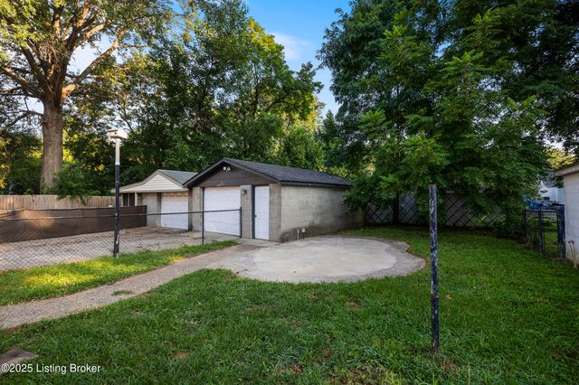 1123 W Whitney Ave, Louisville, KY 40215