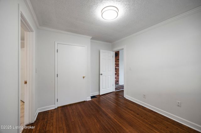 1123 W Whitney Ave, Louisville, KY 40215