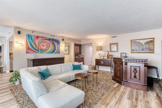 1239 OCEAN SHORE BOULEVARD 2E5, Ormond Beach, FL 32176
