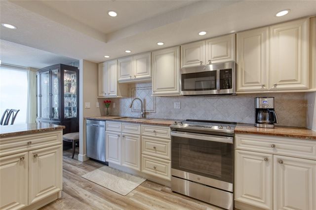 1239 OCEAN SHORE BOULEVARD 2E5, Ormond Beach, FL 32176
