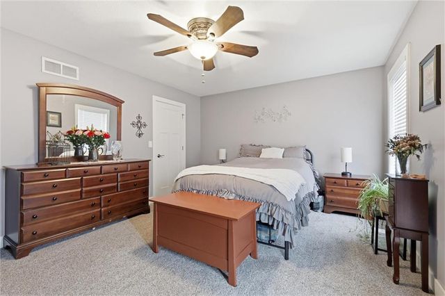 299 Rawlings Drive, Tonganoxie, KS 66086