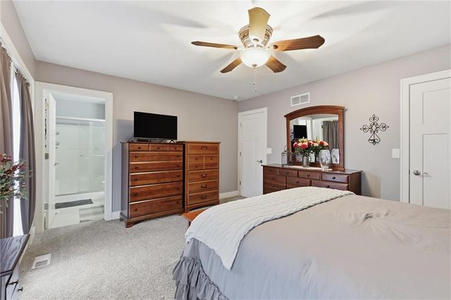 299 Rawlings Drive, Tonganoxie, KS 66086