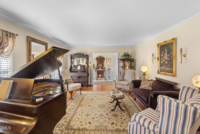 224 Lake Drive E, Thomasville, NC 27360