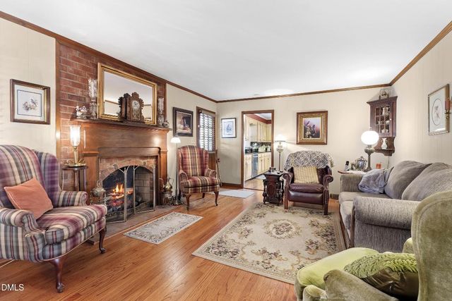 224 Lake Drive E, Thomasville, NC 27360