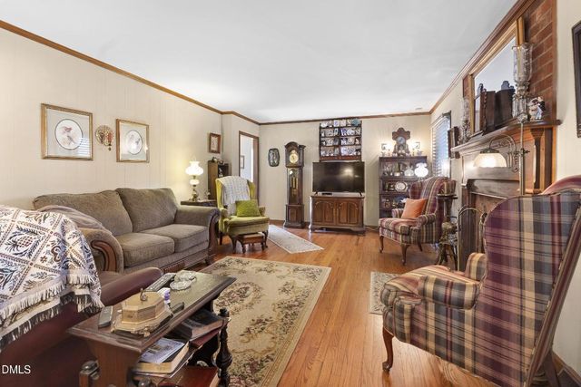 224 Lake Drive E, Thomasville, NC 27360