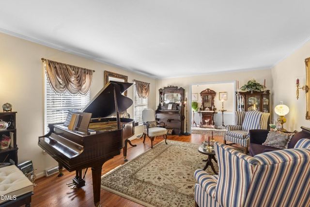 224 Lake Drive E, Thomasville, NC 27360