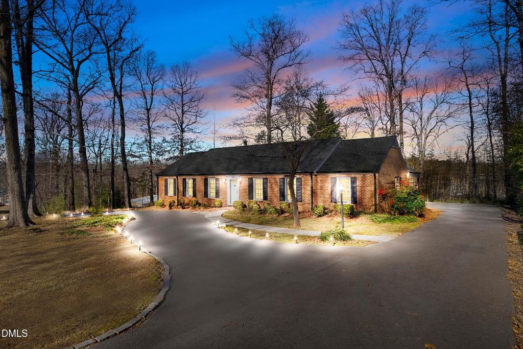 224 Lake Drive E, Thomasville, NC 27360