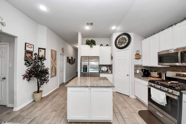 15527 Abbotshall Bend Drive, Humble, TX 77346