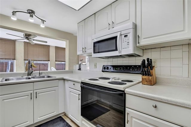 4330 TALL OAK LANE, New Port Richey, FL 34653