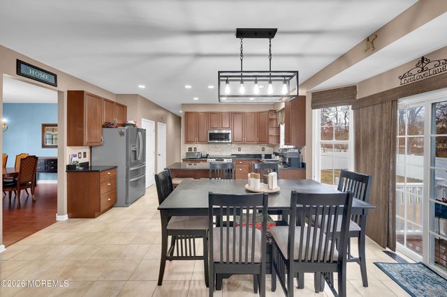 6 Reuben Court, Howell, NJ 07731