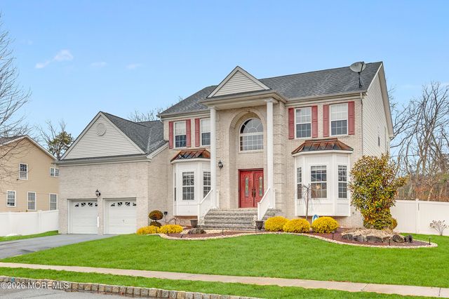 6 Reuben Court, Howell, NJ 07731