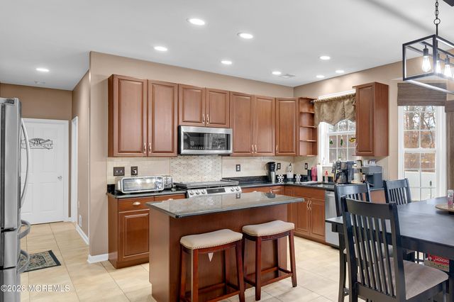 6 Reuben Court, Howell, NJ 07731