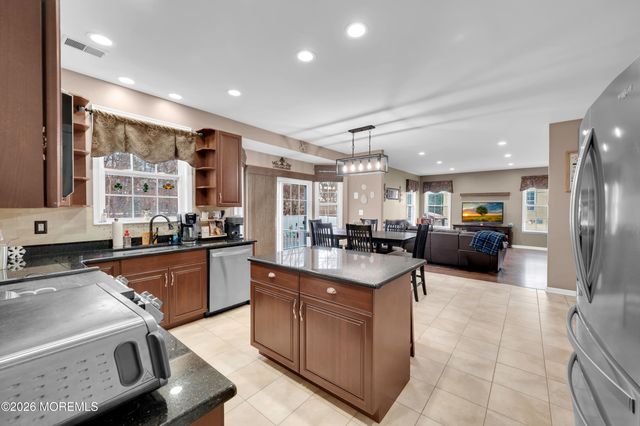 6 Reuben Court, Howell, NJ 07731