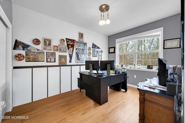 6 Reuben Court, Howell, NJ 07731