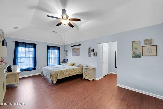 6 Reuben Court, Howell, NJ 07731