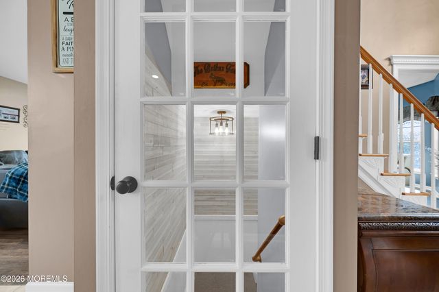 6 Reuben Court, Howell, NJ 07731