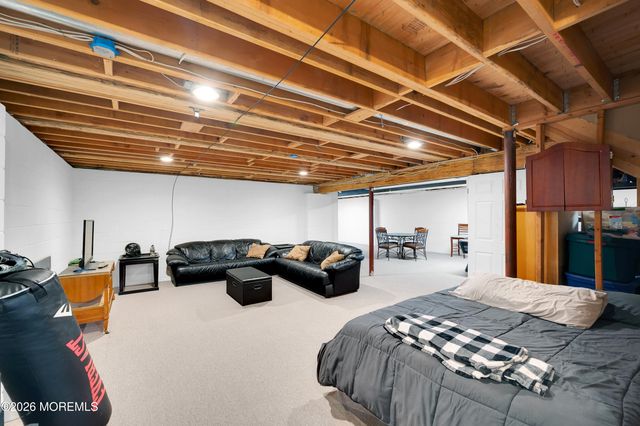 6 Reuben Court, Howell, NJ 07731