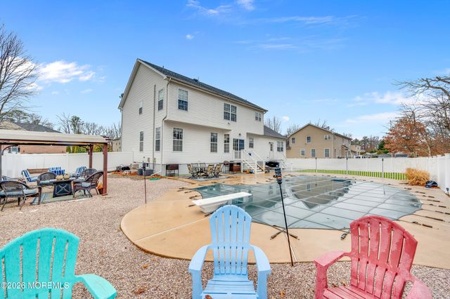 6 Reuben Court, Howell, NJ 07731