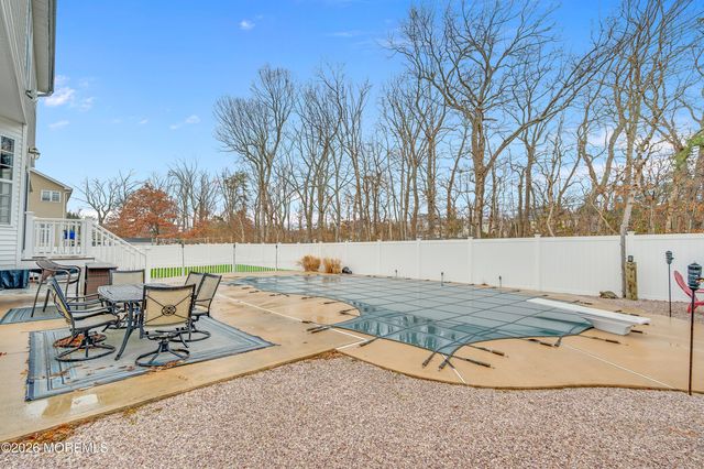 6 Reuben Court, Howell, NJ 07731