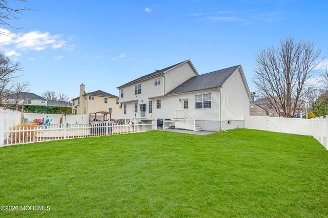 6 Reuben Court, Howell, NJ 07731