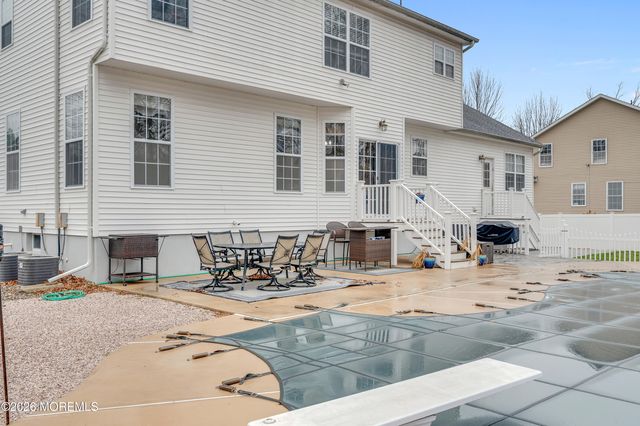 6 Reuben Court, Howell, NJ 07731