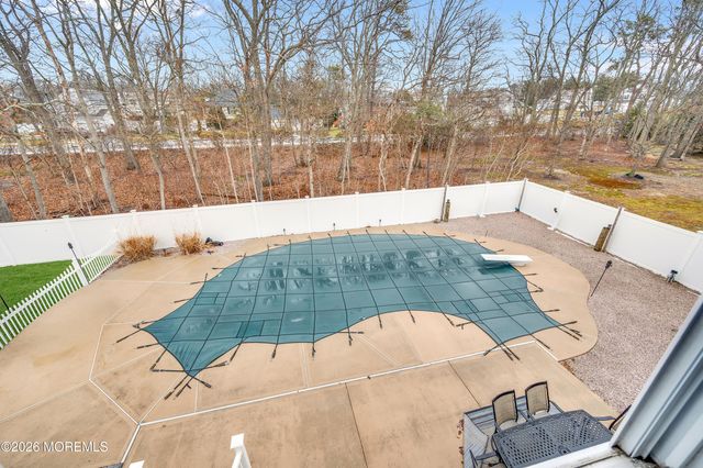 6 Reuben Court, Howell, NJ 07731