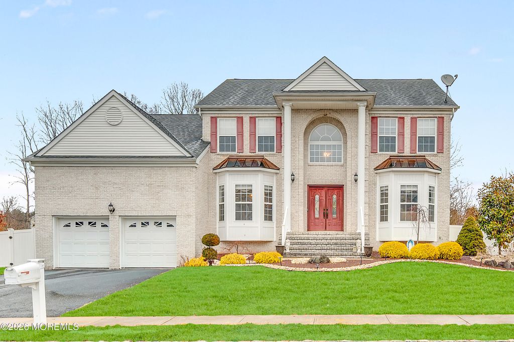 6 Reuben Court, Howell, NJ 07731
