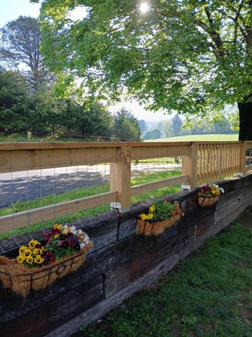 5110 Rich Patch RD, Covington, VA 24426