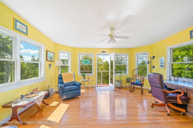 56 Manhattoes Drive, Athens, NY 12015