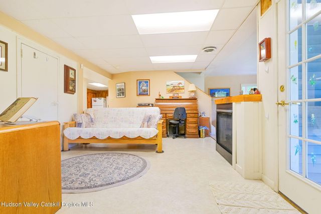 56 Manhattoes Drive, Athens, NY 12015