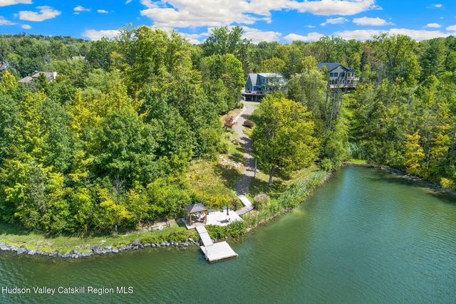 56 Manhattoes Drive, Athens, NY 12015