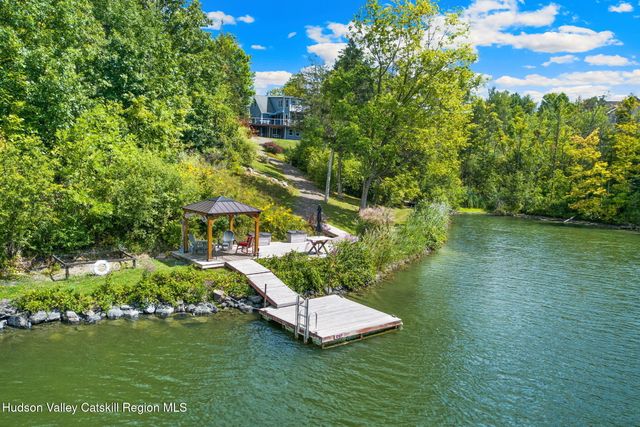 56 Manhattoes Drive, Athens, NY 12015