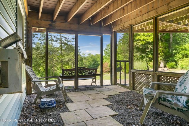 56 Manhattoes Drive, Athens, NY 12015