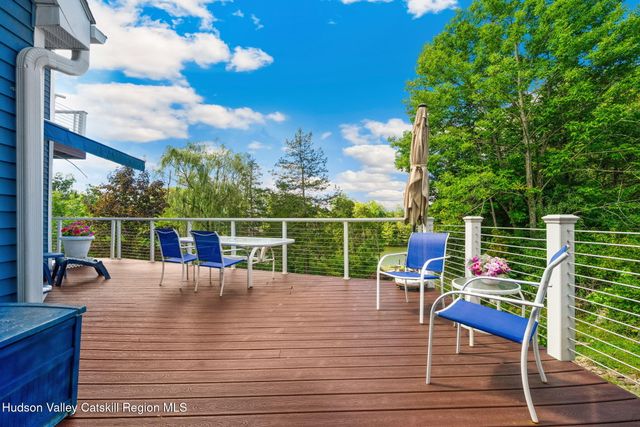 56 Manhattoes Drive, Athens, NY 12015