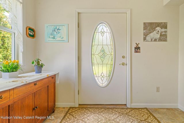 56 Manhattoes Drive, Athens, NY 12015