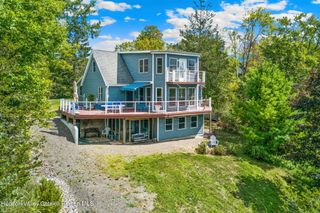 56 Manhattoes Drive, Athens, NY 12015
