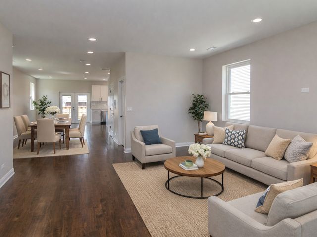 1110 S 3rd Avenue, Maywood, IL 60153